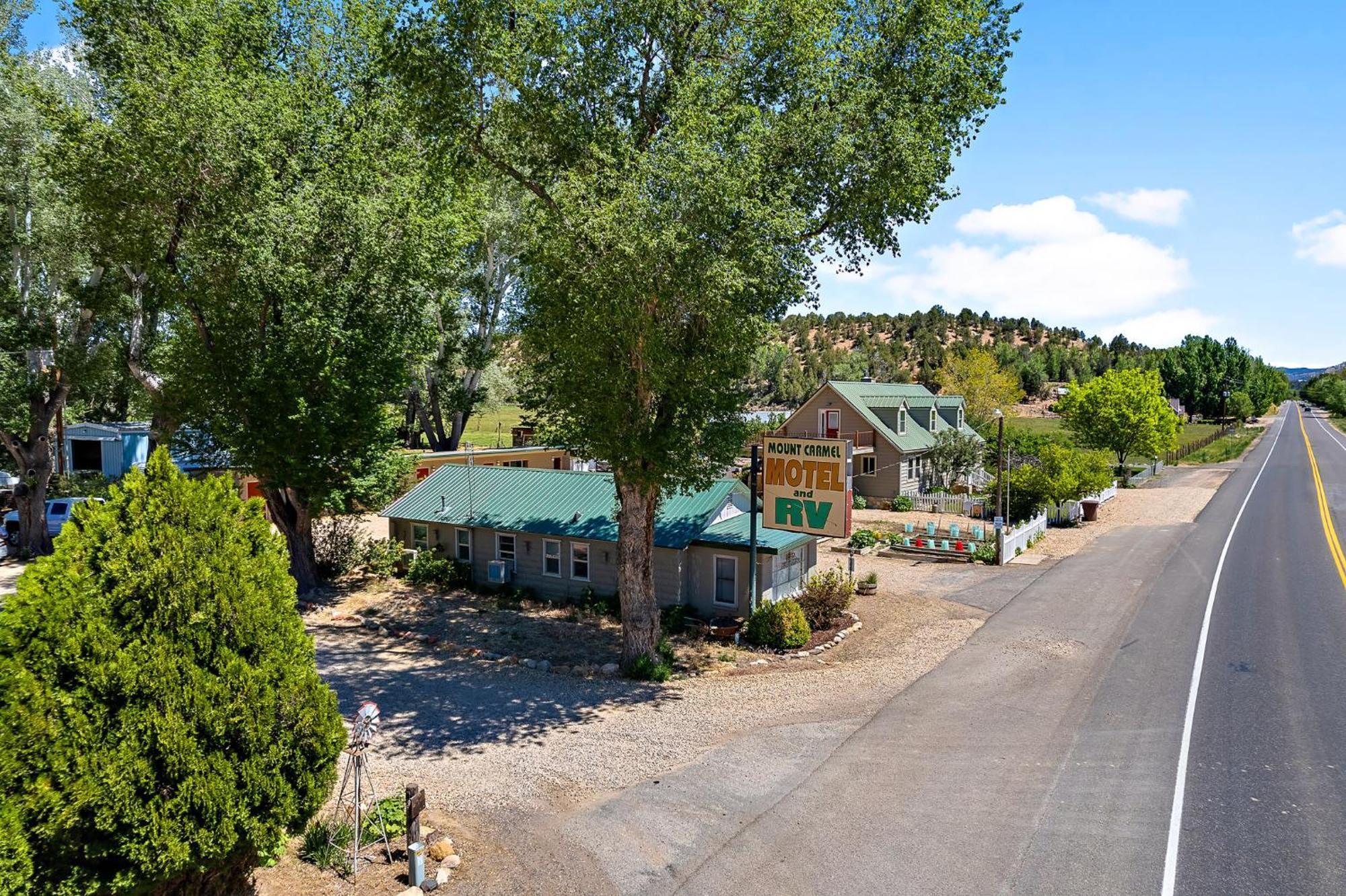 Mount Carmel Motel & Rv Near Zion Np Bryce Room Kültér fotó